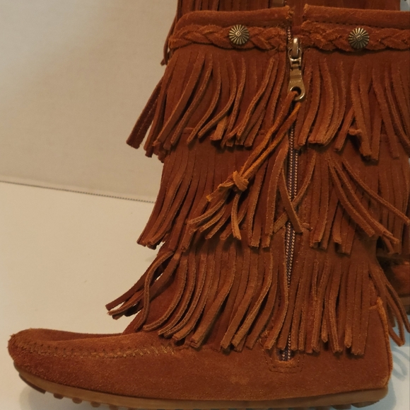 Minnetonka kids 3 layer Fringe Boot - Picture 9 of 15